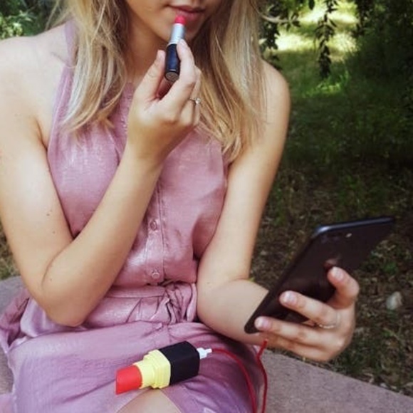 Moji Power Lipstick Soft Touch External Battery 2600 MAH Power Bank TESTED - Picture 3 of 15